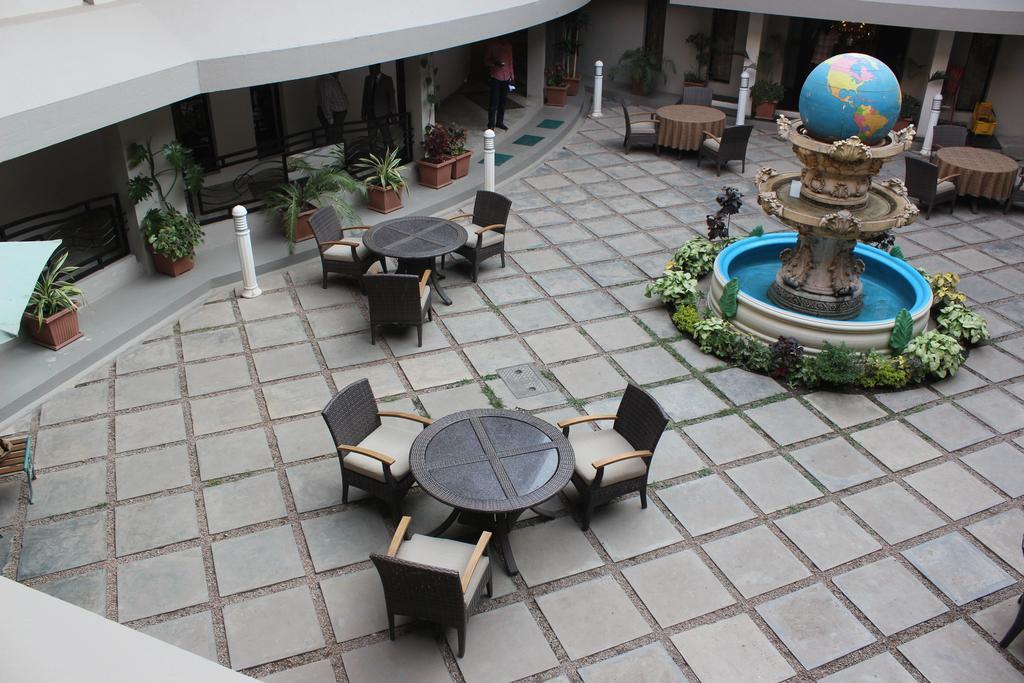 Hotel Лубумбаши Экстерьер фото