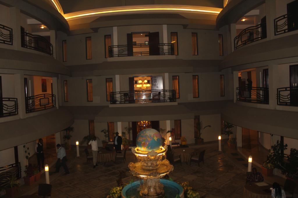 Hotel Лубумбаши Экстерьер фото