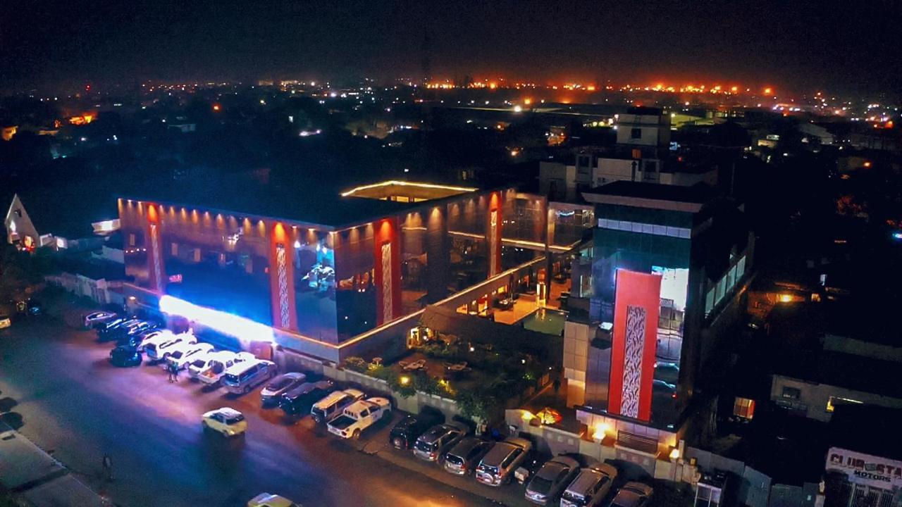 Hotel Лубумбаши Экстерьер фото